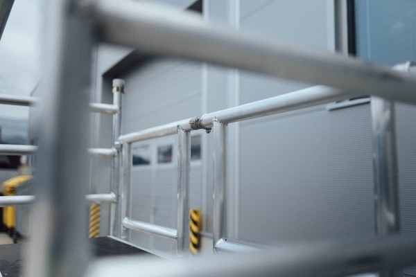 Rozkládací lešení – praktické využití v exteriéru